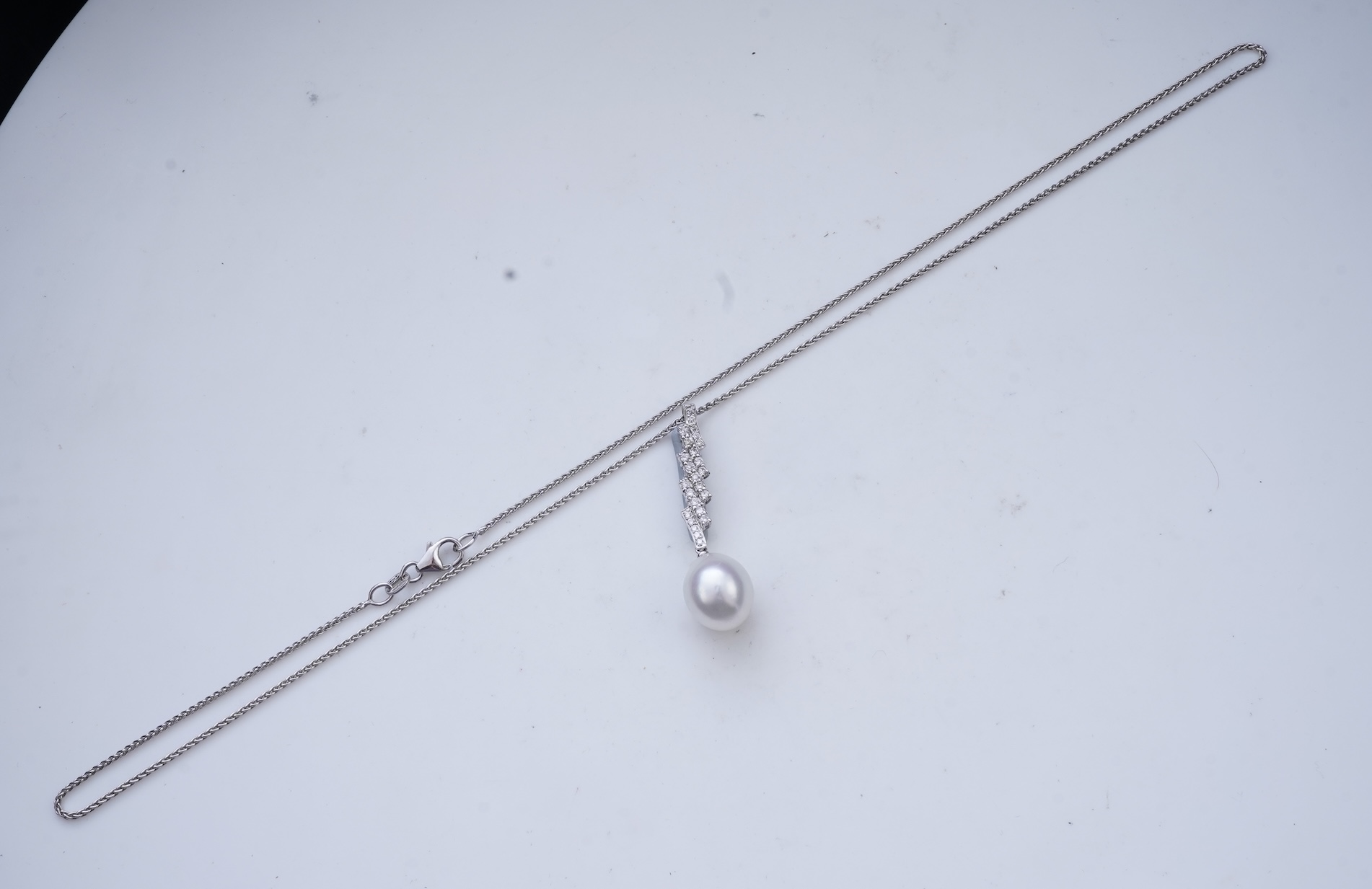 A diamond pendant necklace